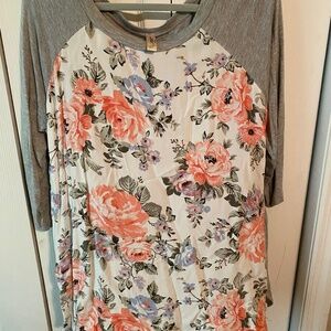 Quarter sleeve boutique top